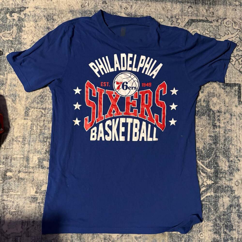Philadelphia 76ers Men's Crewneck T-Shirt